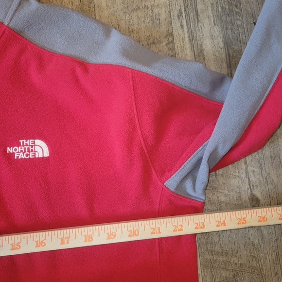 The North Face 1/4 Zip   Mens L Red Gray TKA 100 Fleece Hiking Outdoor - Picture 9 of 10